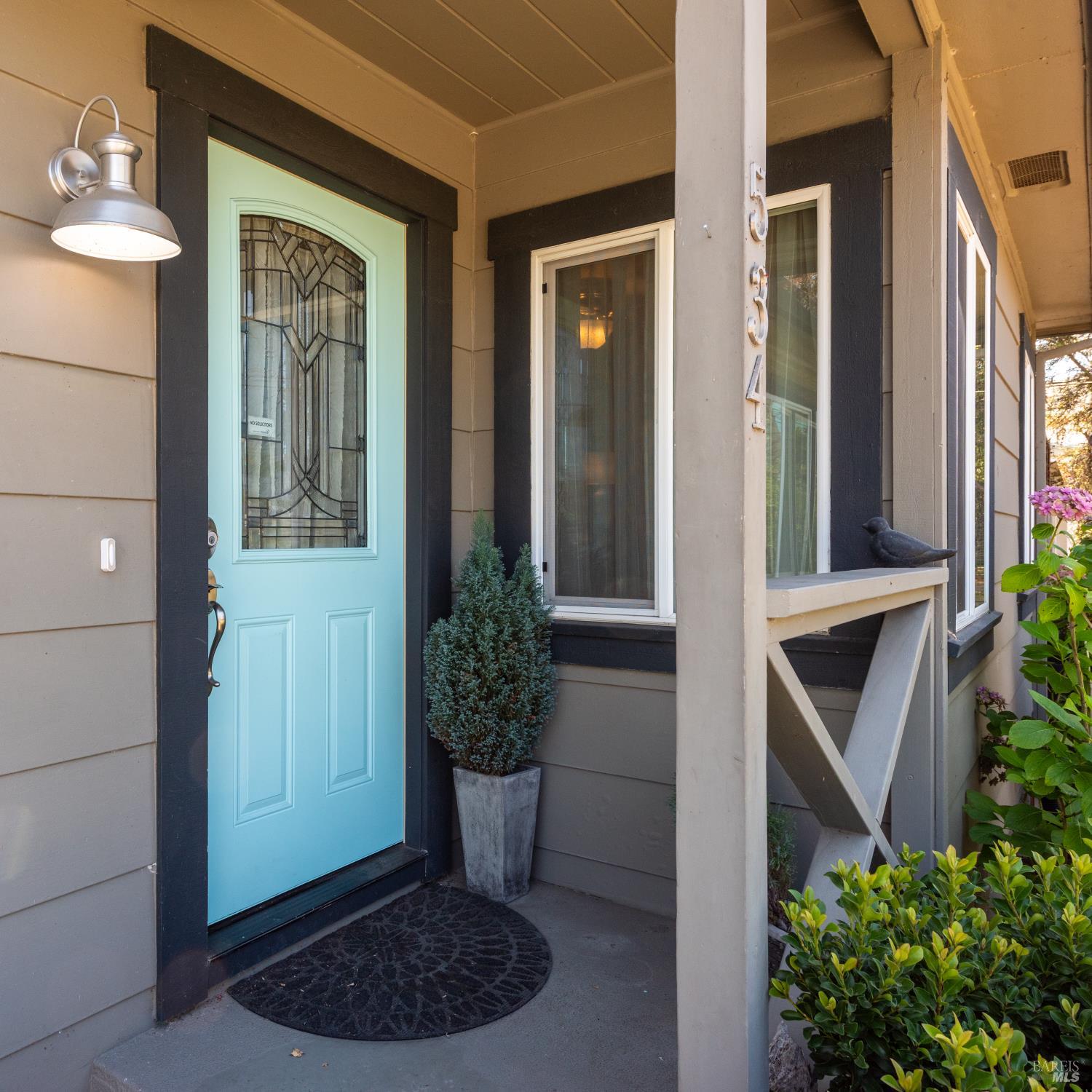 Detail Gallery Image 3 of 25 For 534 Richmond Dr, Santa Rosa,  CA 95401 - 4 Beds | 3 Baths