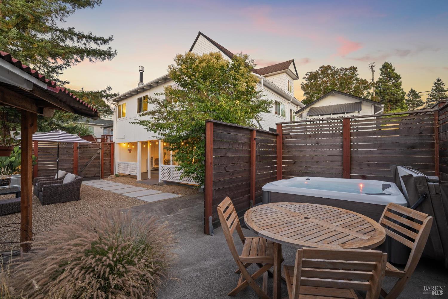 Detail Gallery Image 48 of 82 For 304 West St, Petaluma,  CA 94952 - 4 Beds | 3 Baths