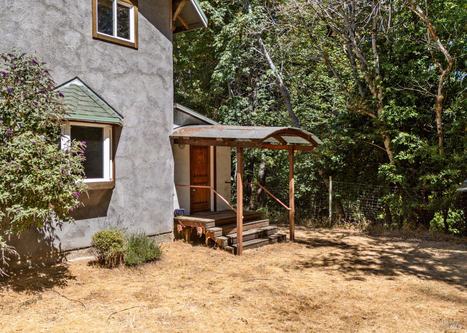 Detail Gallery Image 2 of 24 For 4340 Blackhawk Dr, Willits,  CA 95490 - 2 Beds | 2 Baths