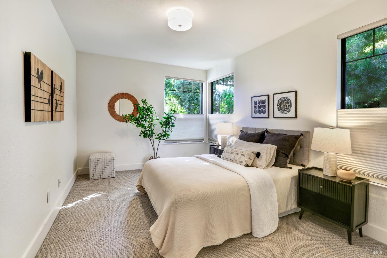 Detail Gallery Image 16 of 37 For 319 Jester Ct, Petaluma,  CA 94954 - 5 Beds | 3 Baths
