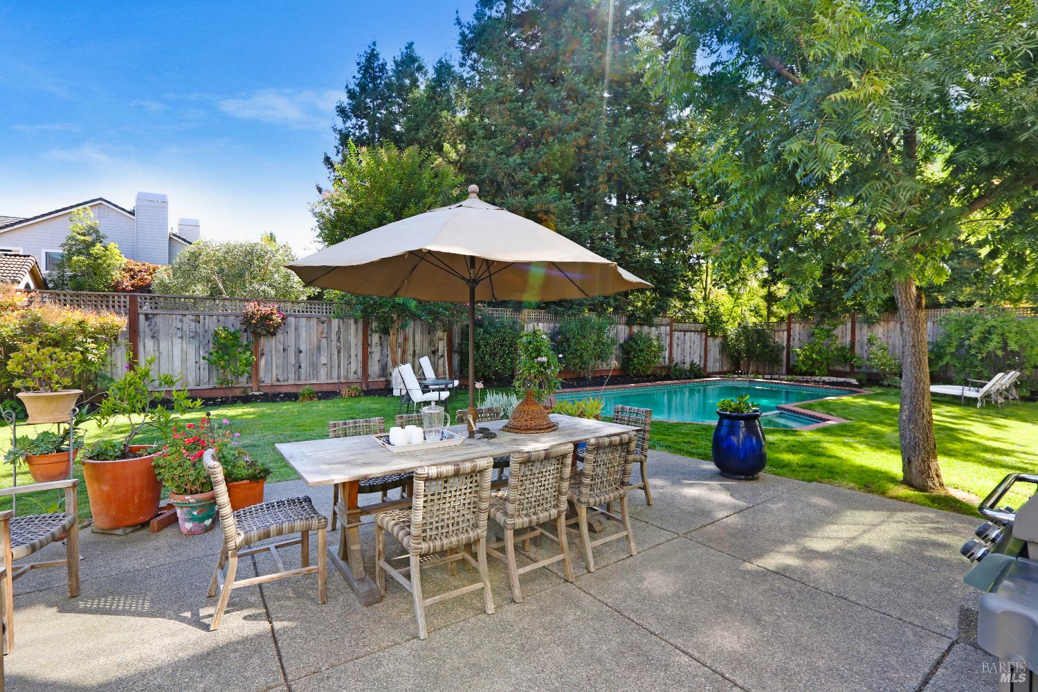 Detail Gallery Image 28 of 37 For 319 Jester Ct, Petaluma,  CA 94954 - 5 Beds | 3 Baths