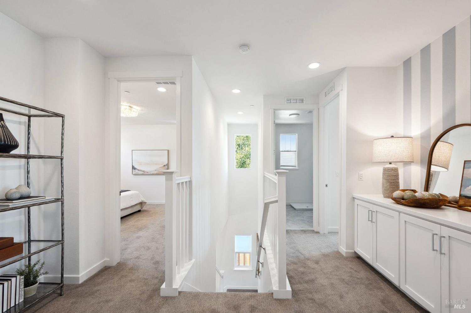Detail Gallery Image 11 of 26 For 65 Riverbend Ln, Petaluma,  CA 94952 - 4 Beds | 3/1 Baths