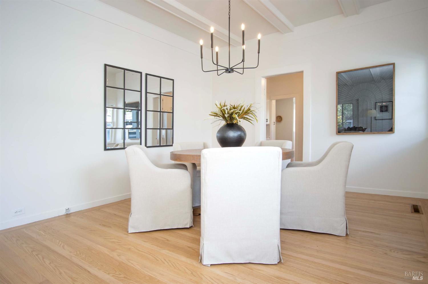 Detail Gallery Image 6 of 29 For 231 Center St, San Rafael,  CA 94901 - 3 Beds | 2/1 Baths