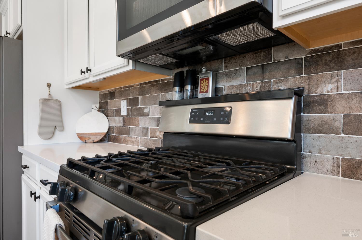 Detail Gallery Image 18 of 37 For 543 Datura Dr, Vacaville,  CA 95687 - 3 Beds | 2/1 Baths