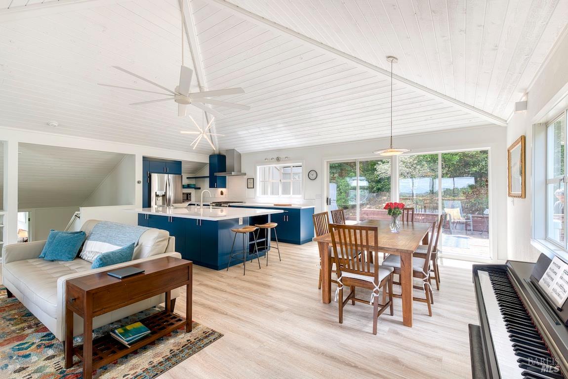 Detail Gallery Image 14 of 45 For 450 via De La Vista Unkn, Inverness,  CA 94937 - 3 Beds | 2 Baths