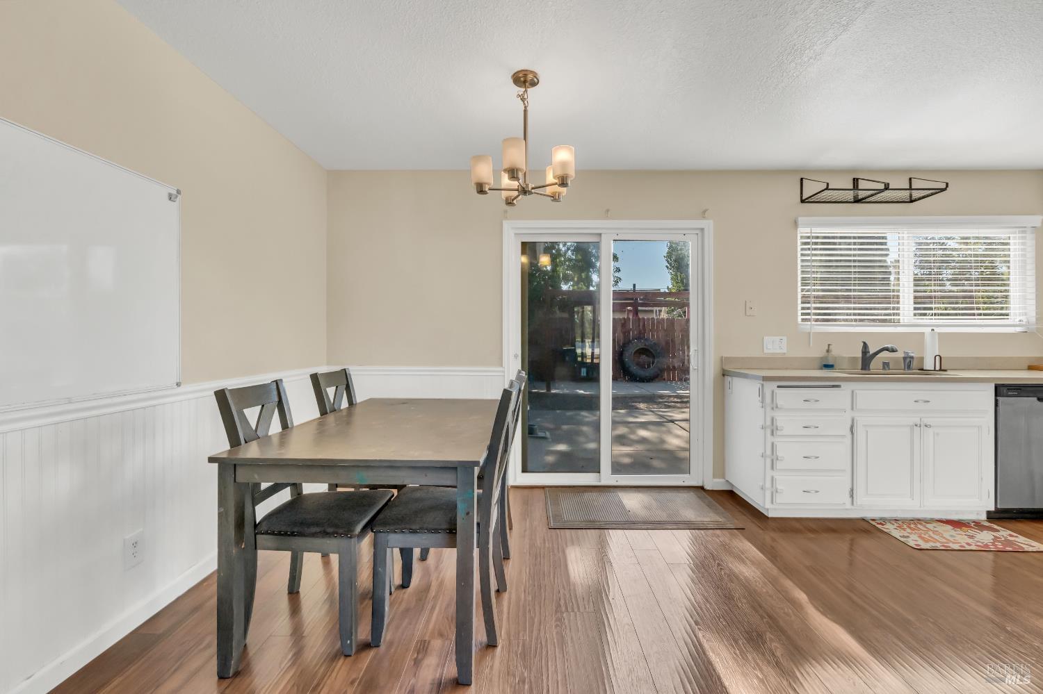 Detail Gallery Image 13 of 36 For 136 Brockton Ct, Vacaville,  CA 95687 - 4 Beds | 2 Baths