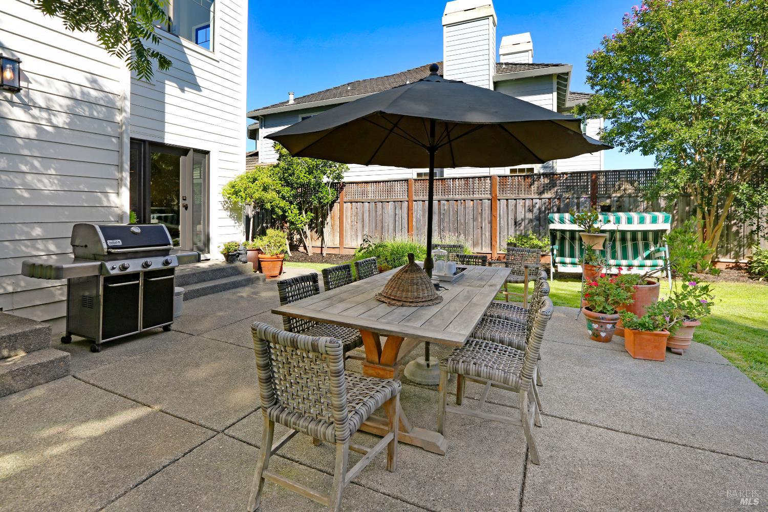 Detail Gallery Image 31 of 37 For 319 Jester Ct, Petaluma,  CA 94954 - 5 Beds | 3 Baths