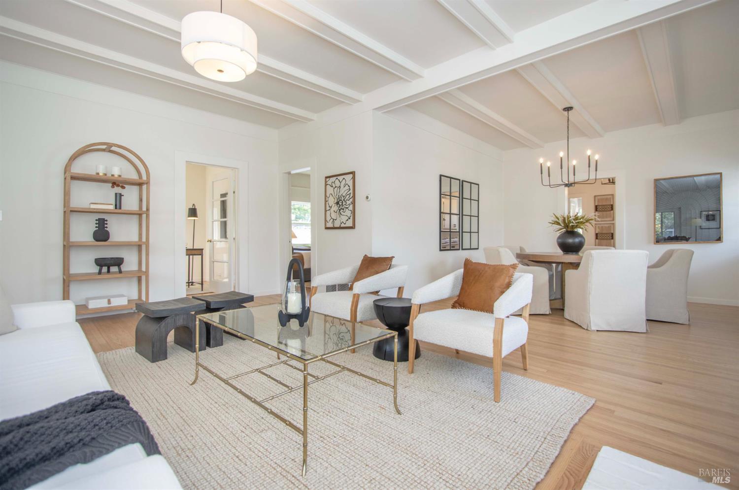 Detail Gallery Image 2 of 29 For 231 Center St, San Rafael,  CA 94901 - 3 Beds | 2/1 Baths