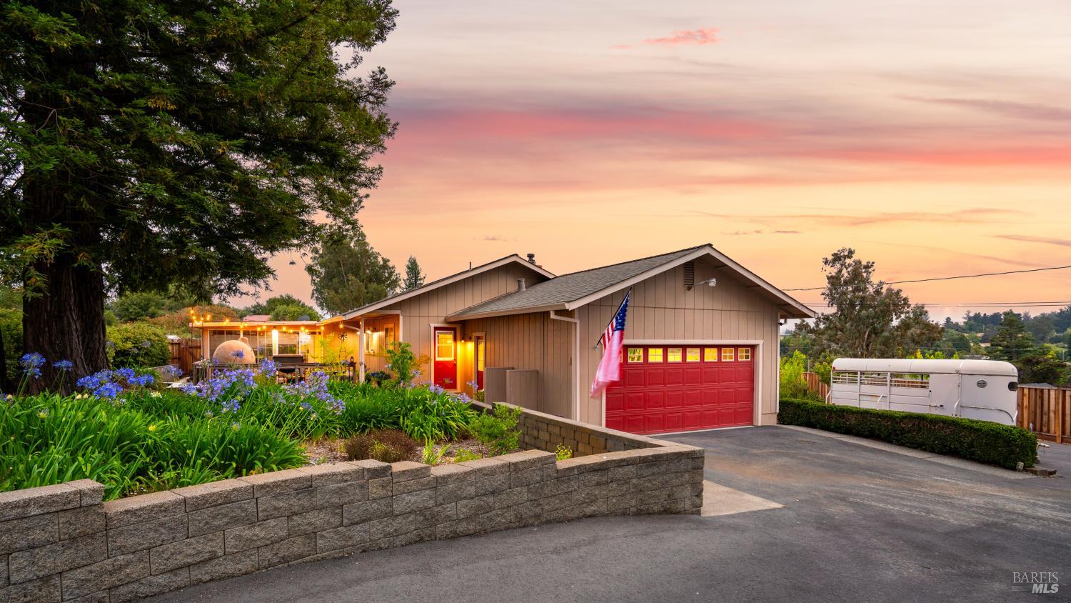Detail Gallery Image 9 of 53 For 4175 Woodworth Rd, Sebastopol,  CA 95472 - 3 Beds | 2 Baths