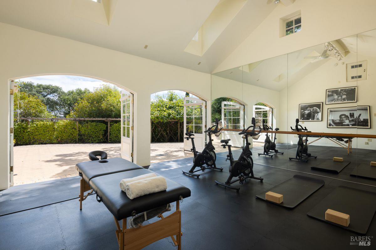 Detail Gallery Image 49 of 59 For 27 Upper Rd, Ross,  CA 94957 - 8 Beds | 8/1 Baths