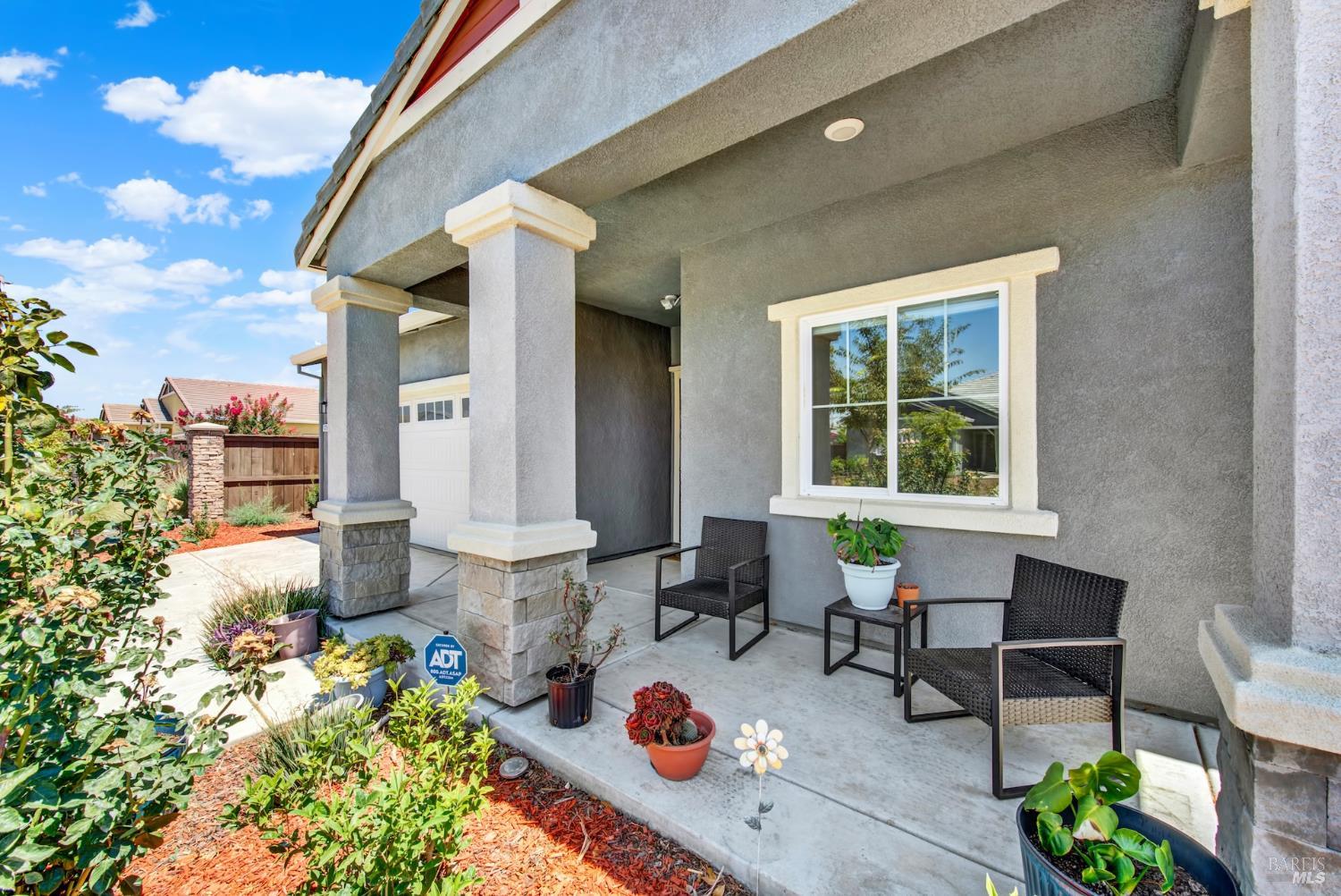 Detail Gallery Image 10 of 62 For 635 Songbird Way, Dixon,  CA 95620 - 4 Beds | 2 Baths