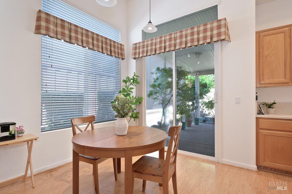 Detail Gallery Image 11 of 40 For 2432 Skyview Cir, Fairfield,  CA 94534 - 4 Beds | 2/1 Baths