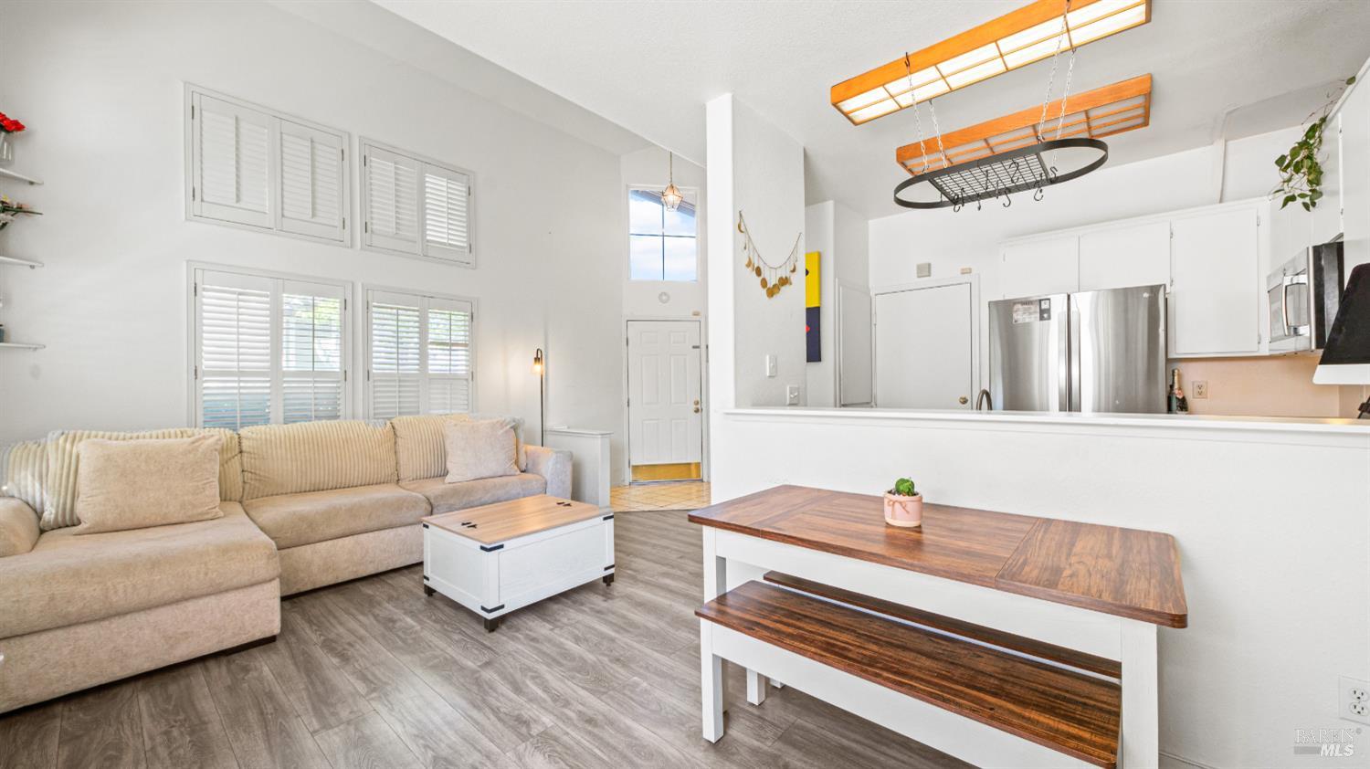 Detail Gallery Image 8 of 20 For 1532 Pinebrook Pl, Santa Rosa,  CA 95403 - 2 Beds | 1/1 Baths