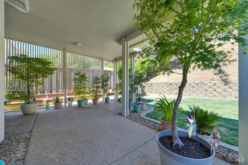 Detail Gallery Image 31 of 40 For 2432 Skyview Cir, Fairfield,  CA 94534 - 4 Beds | 2/1 Baths