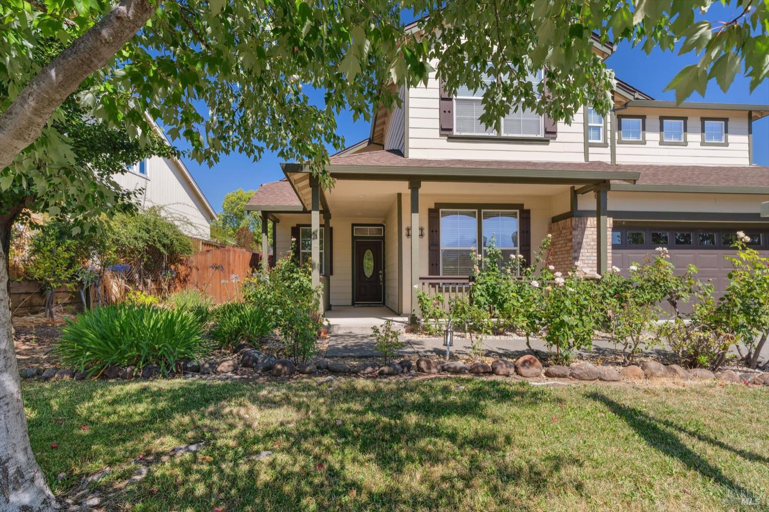 Detail Gallery Image 2 of 13 For 304 Ranch House Dr, Cloverdale,  CA 95425 - 5 Beds | 3 Baths