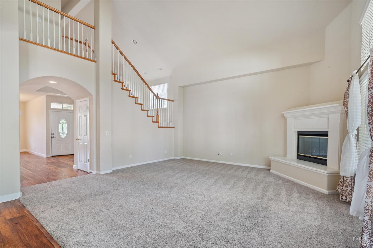 Detail Gallery Image 8 of 13 For 304 Ranch House Dr, Cloverdale,  CA 95425 - 5 Beds | 3 Baths