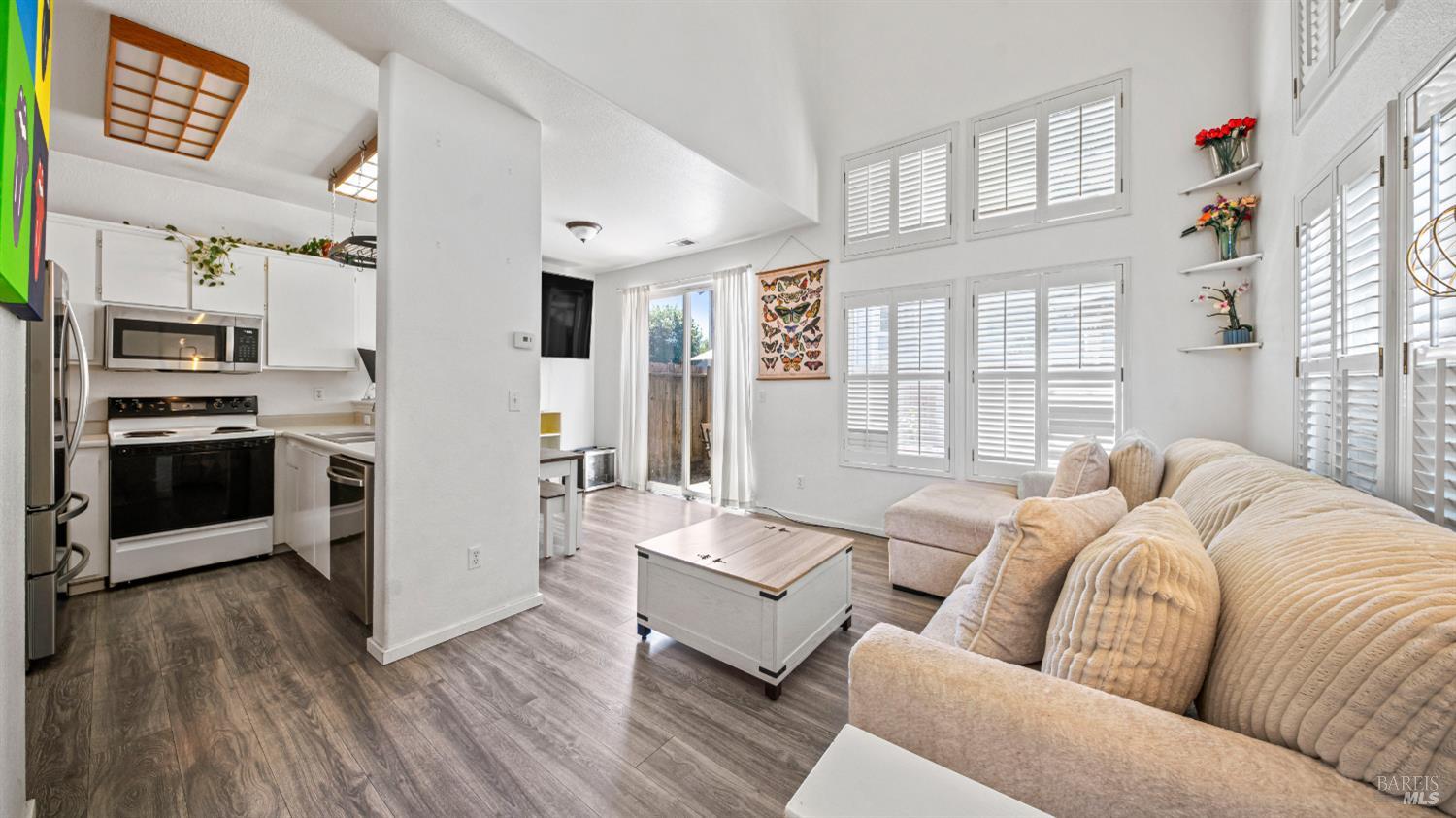 Detail Gallery Image 4 of 20 For 1532 Pinebrook Pl, Santa Rosa,  CA 95403 - 2 Beds | 1/1 Baths
