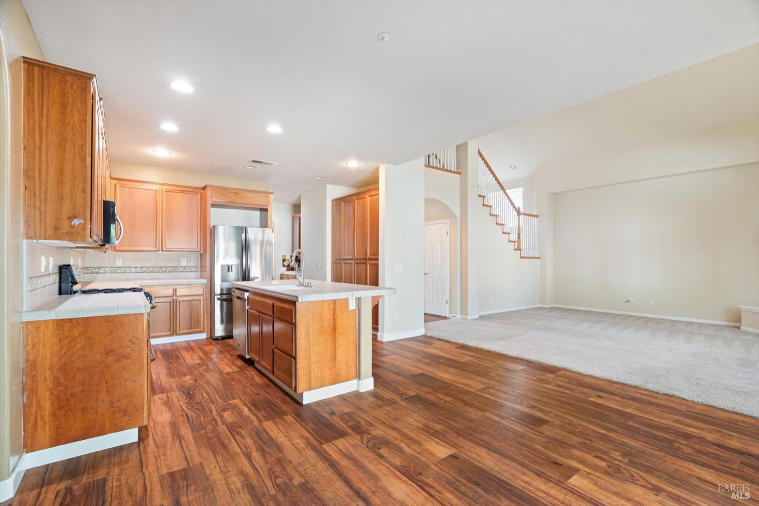 Detail Gallery Image 7 of 13 For 304 Ranch House Dr, Cloverdale,  CA 95425 - 5 Beds | 3 Baths