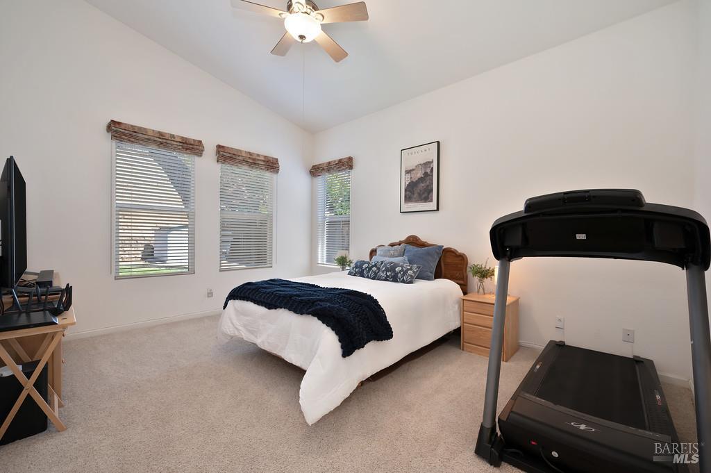 Detail Gallery Image 15 of 40 For 2432 Skyview Cir, Fairfield,  CA 94534 - 4 Beds | 2/1 Baths