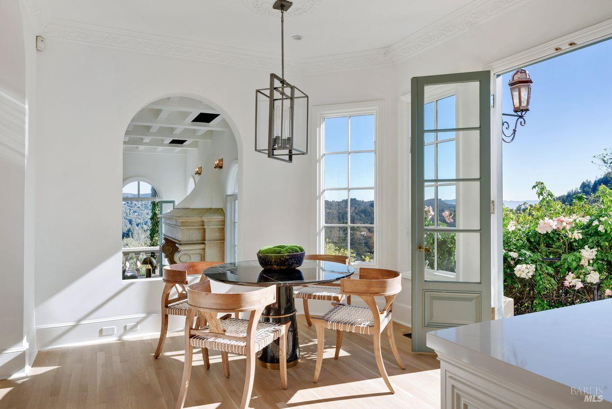 Detail Gallery Image 9 of 59 For 27 Upper Rd, Ross,  CA 94957 - 8 Beds | 8/1 Baths