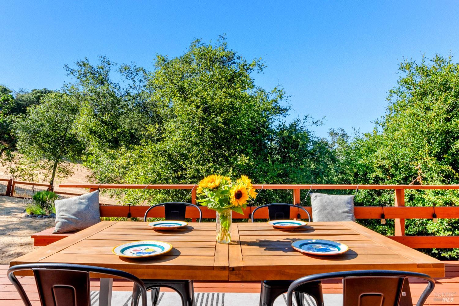 Detail Gallery Image 20 of 52 For 2140 Hyland Ct, Santa Rosa,  CA 95404 - 3 Beds | 2 Baths