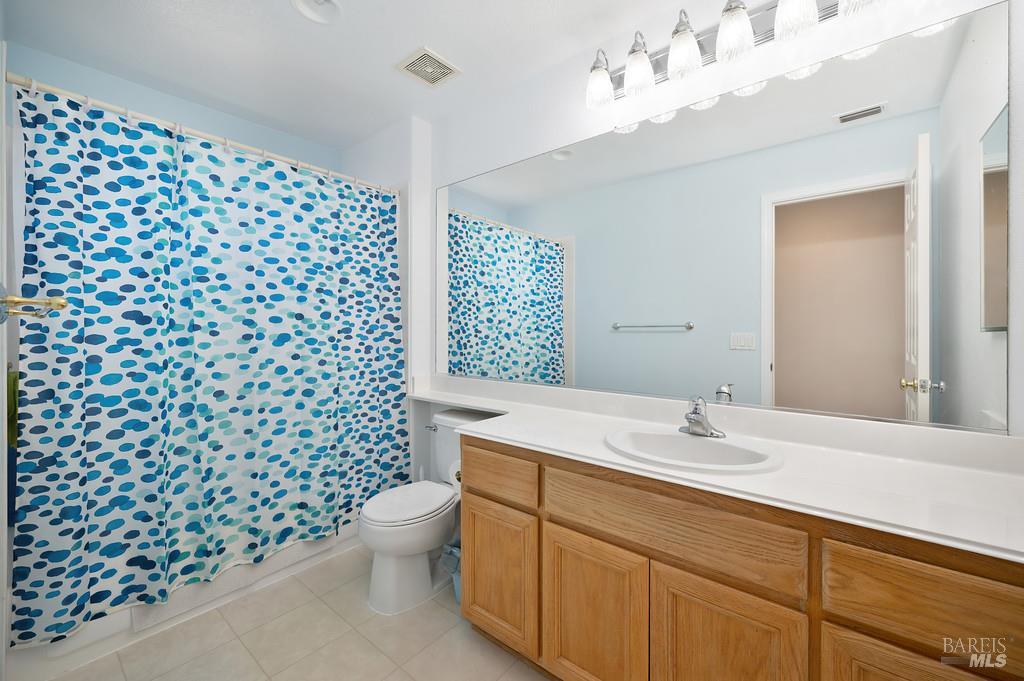 Detail Gallery Image 24 of 40 For 2432 Skyview Cir, Fairfield,  CA 94534 - 4 Beds | 2/1 Baths