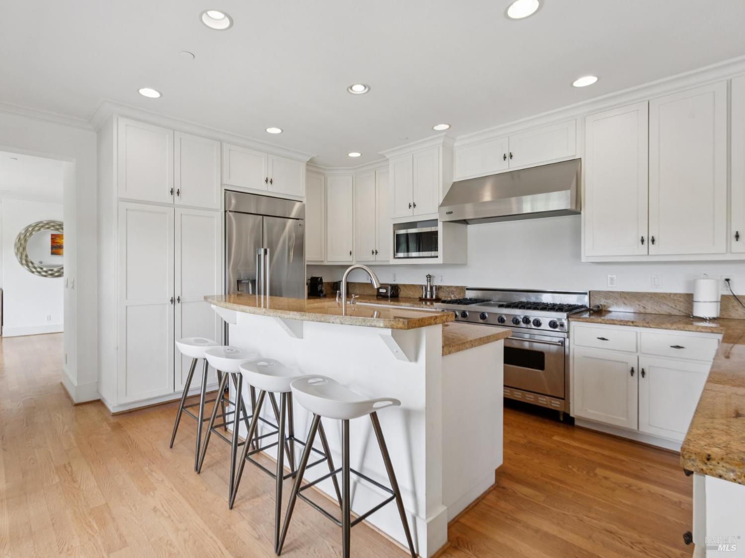 Detail Gallery Image 6 of 31 For 315 Villa Garden Dr, Mill Valley,  CA 94941 - 4 Beds | 3/1 Baths