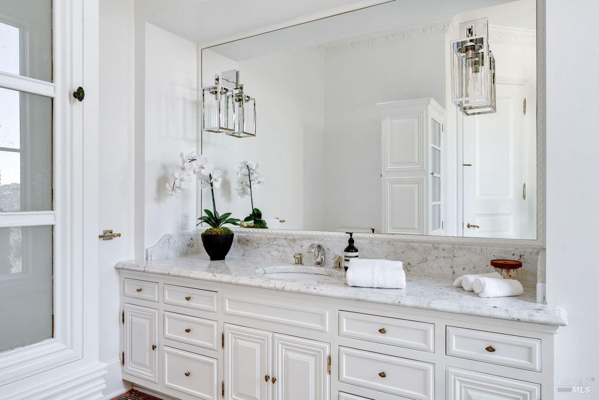 Detail Gallery Image 33 of 59 For 27 Upper Rd, Ross,  CA 94957 - 8 Beds | 8/1 Baths