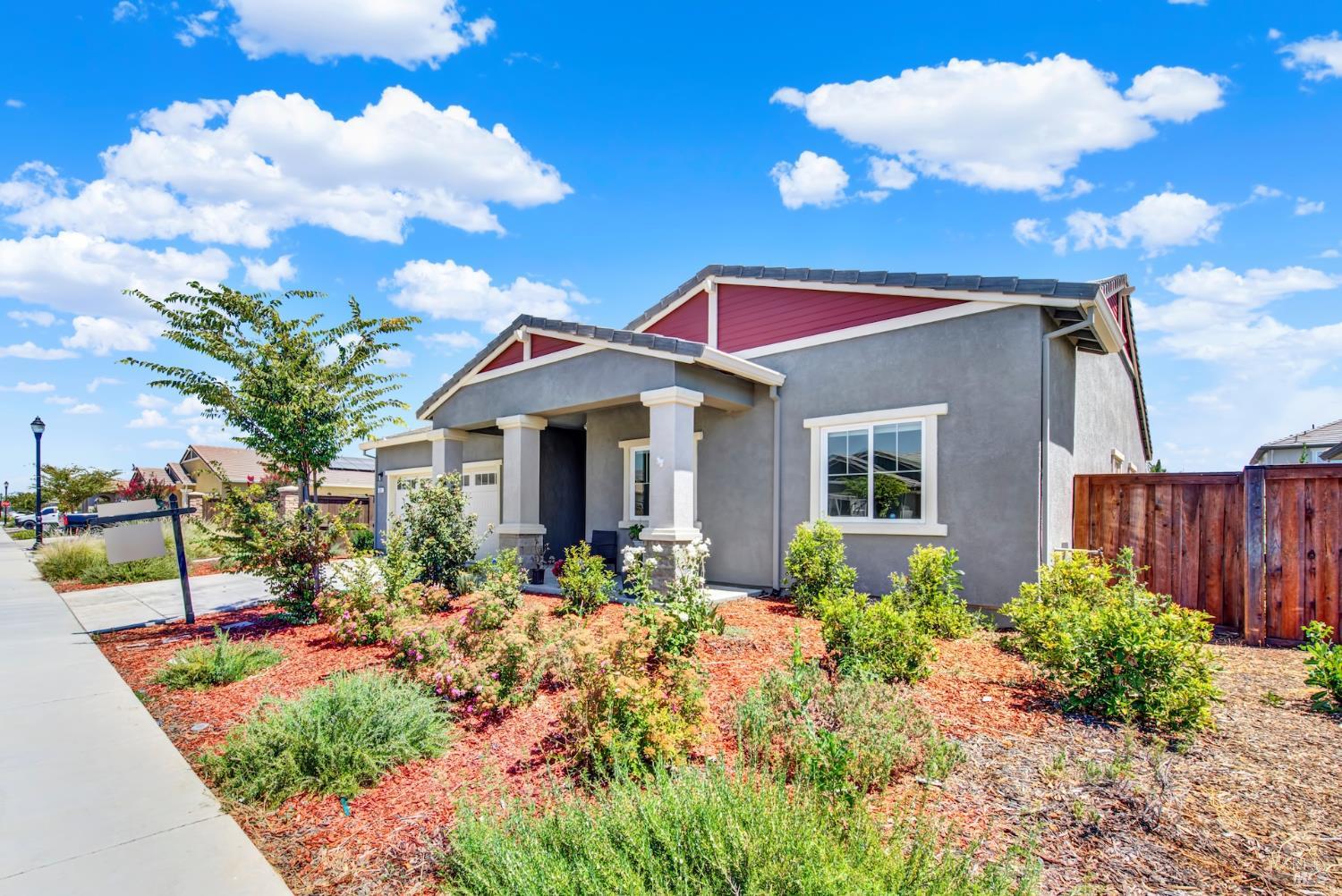 Detail Gallery Image 9 of 62 For 635 Songbird Way, Dixon,  CA 95620 - 4 Beds | 2 Baths