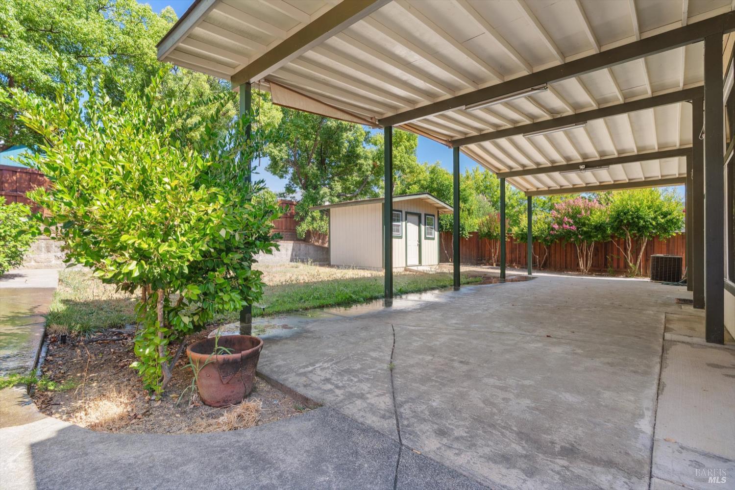 Detail Gallery Image 13 of 13 For 304 Ranch House Dr, Cloverdale,  CA 95425 - 5 Beds | 3 Baths