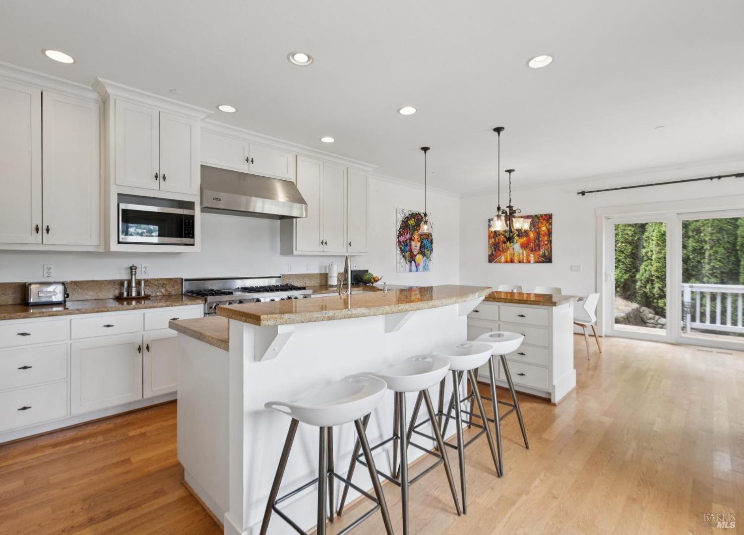 Detail Gallery Image 7 of 31 For 315 Villa Garden Dr, Mill Valley,  CA 94941 - 4 Beds | 3/1 Baths