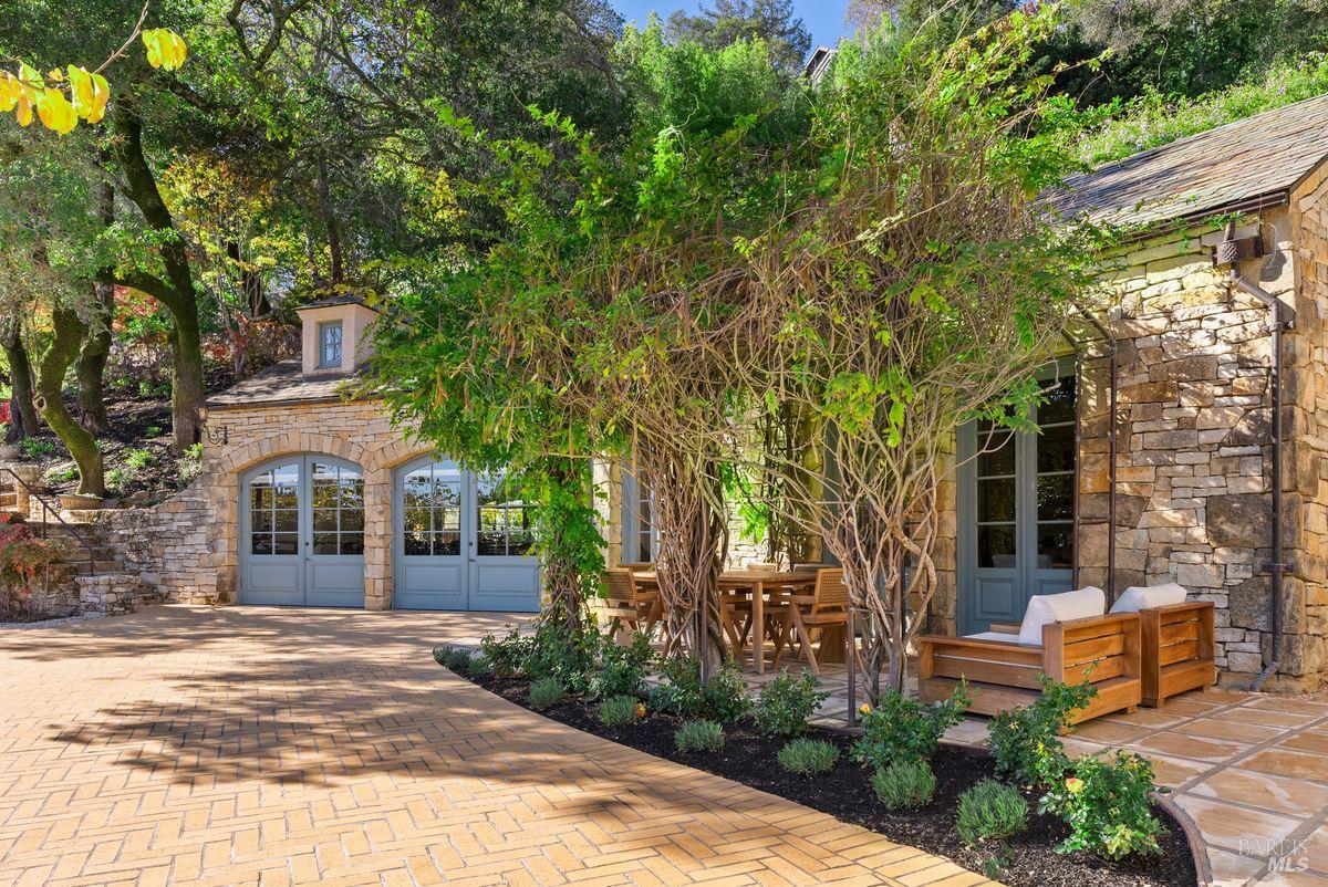 Detail Gallery Image 45 of 59 For 27 Upper Rd, Ross,  CA 94957 - 8 Beds | 8/1 Baths