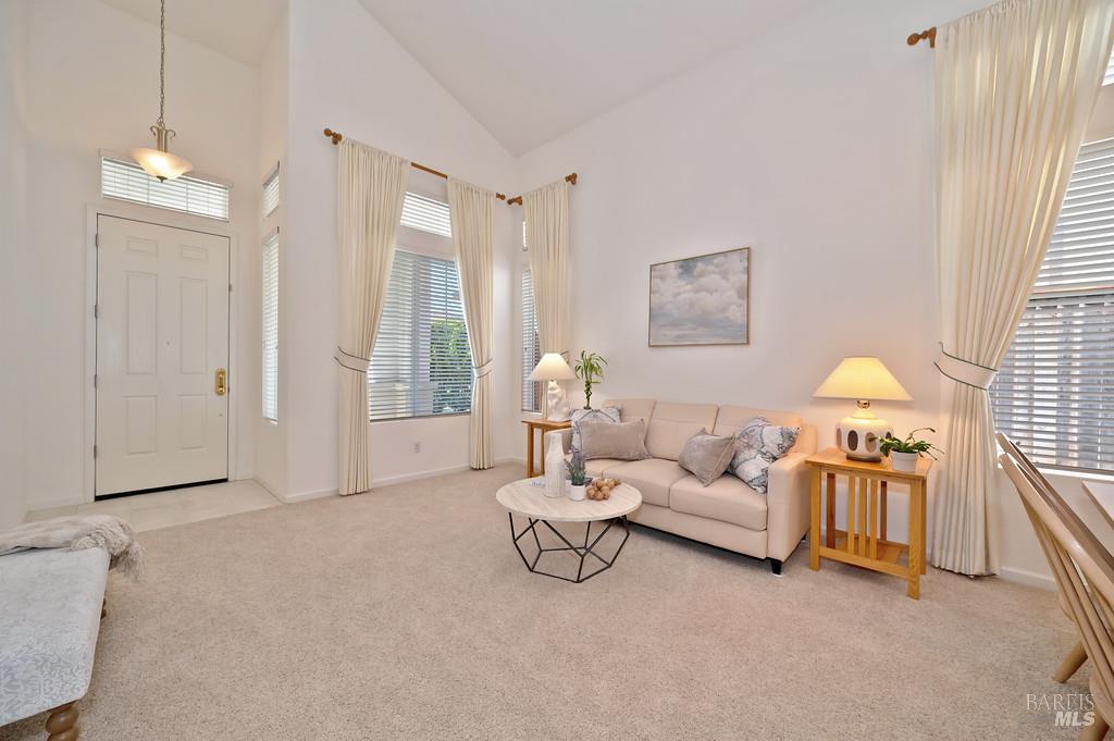 Detail Gallery Image 5 of 40 For 2432 Skyview Cir, Fairfield,  CA 94534 - 4 Beds | 2/1 Baths