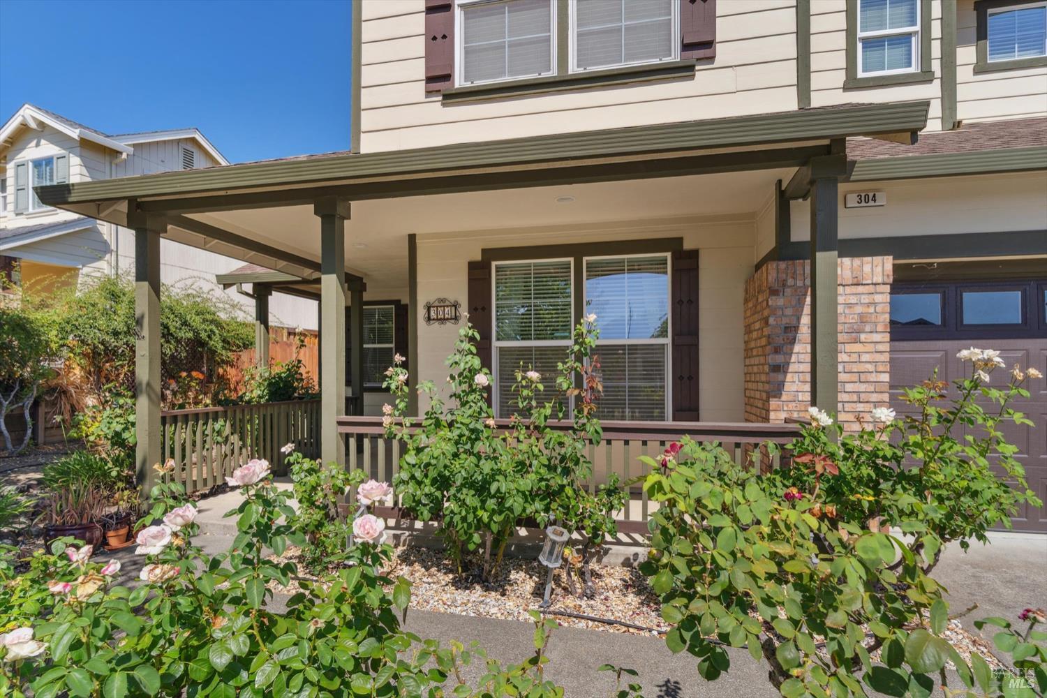 Detail Gallery Image 3 of 13 For 304 Ranch House Dr, Cloverdale,  CA 95425 - 5 Beds | 3 Baths