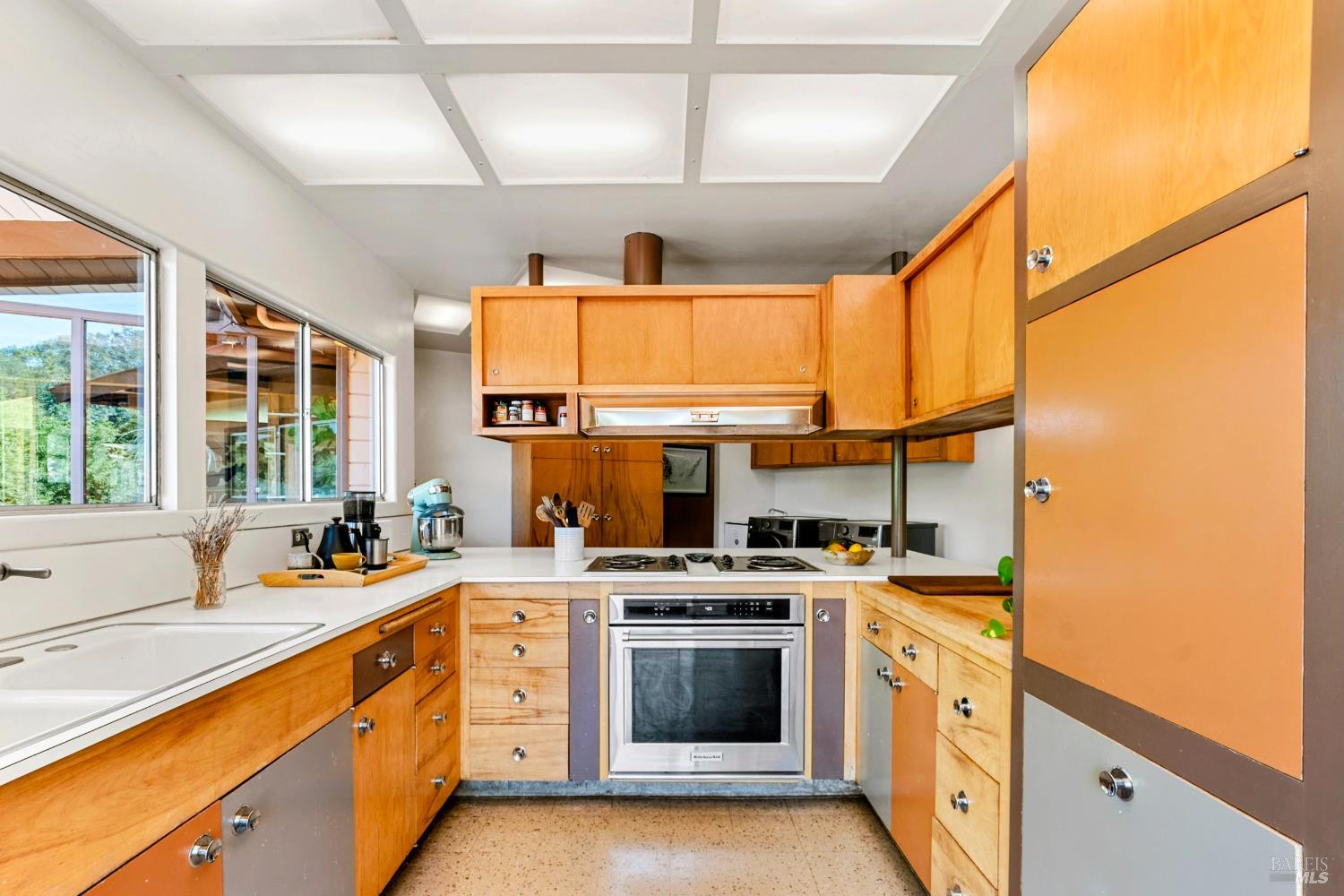 Detail Gallery Image 23 of 52 For 2140 Hyland Ct, Santa Rosa,  CA 95404 - 3 Beds | 2 Baths