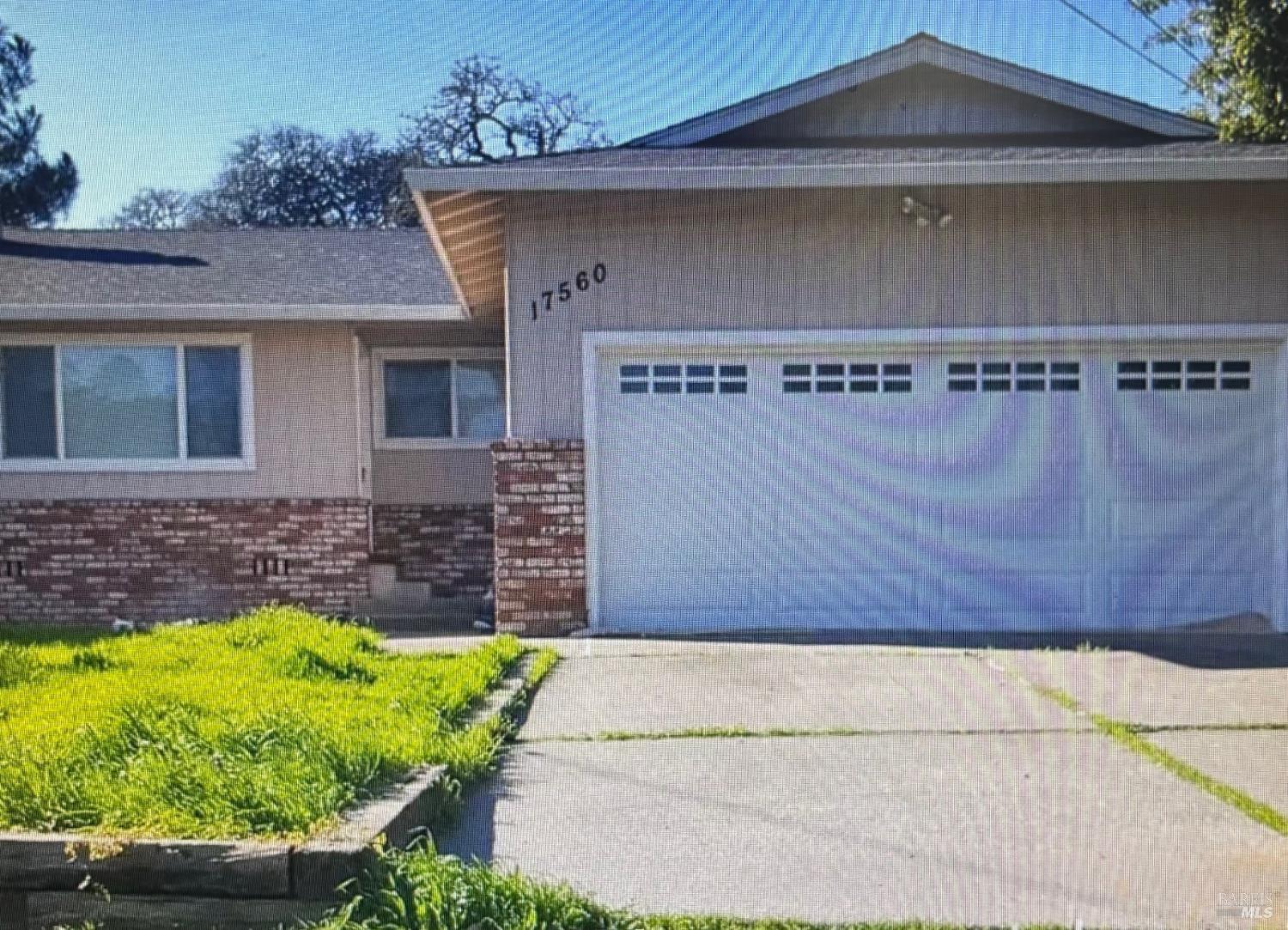 This charming, single-family home in Sonoma, CA offers a comfortable and convenient lifestyle. Enjoy entertaining in this nice sized L-shape style lot. Home features a practical layout and is  situated in the Fetters Hot Springs area, close to Hwy 12 a short 10 minute drive to the historic Sonoma square.