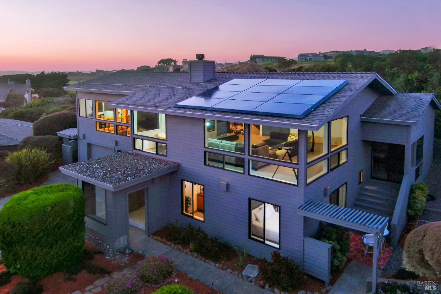 Detail Gallery Image 2 of 58 For 590 Swan Dr, Bodega Bay,  CA 94923 - 3 Beds | 3 Baths