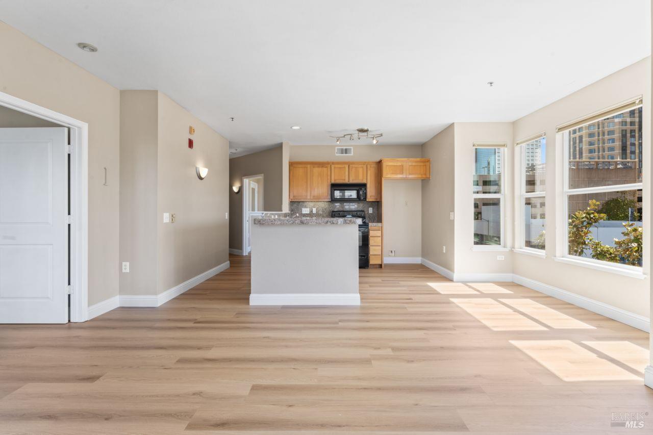Detail Gallery Image 11 of 29 For 655 12th St #311,  Oakland,  CA 94607 - 2 Beds | 2 Baths