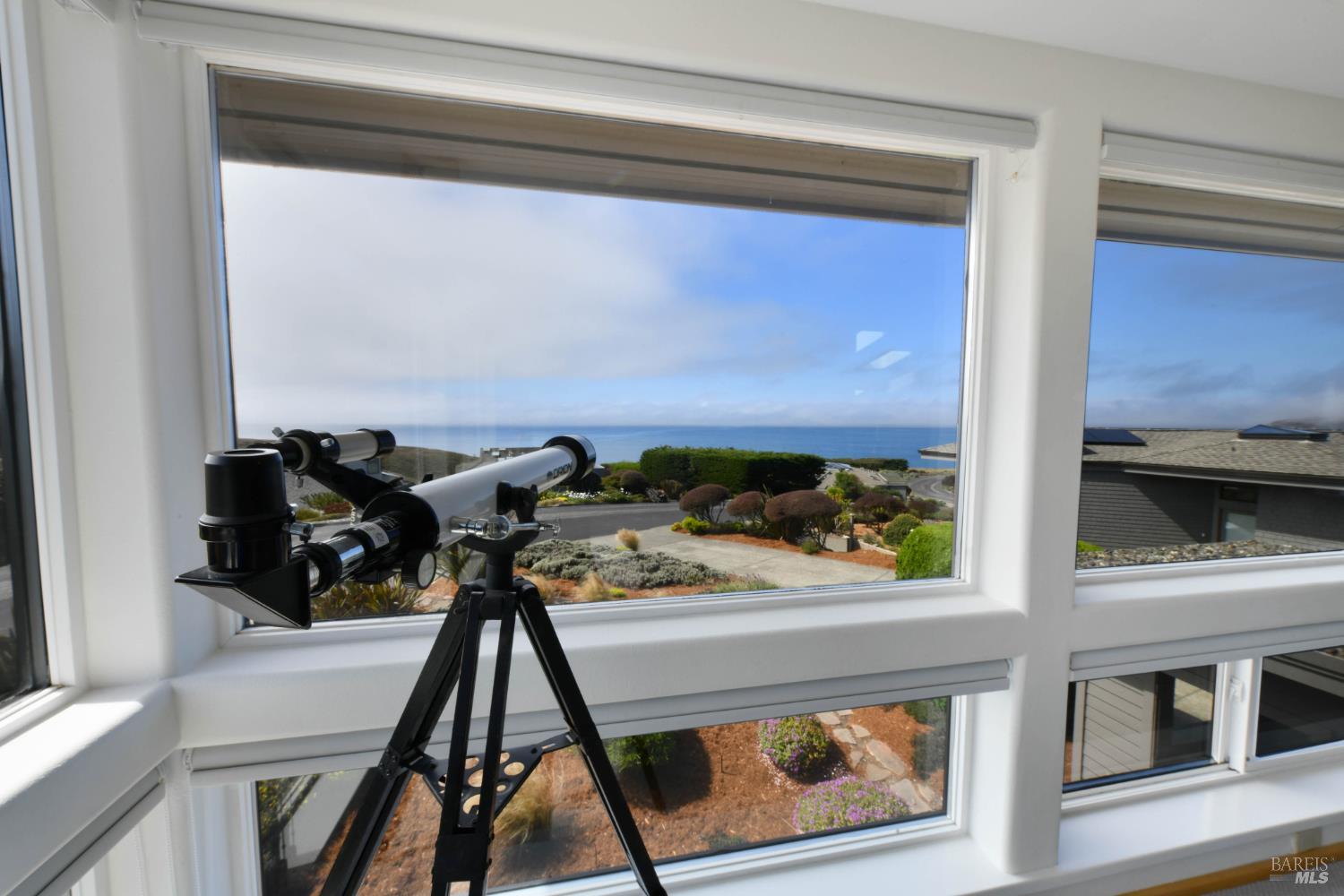 Detail Gallery Image 16 of 58 For 590 Swan Dr, Bodega Bay,  CA 94923 - 3 Beds | 3 Baths