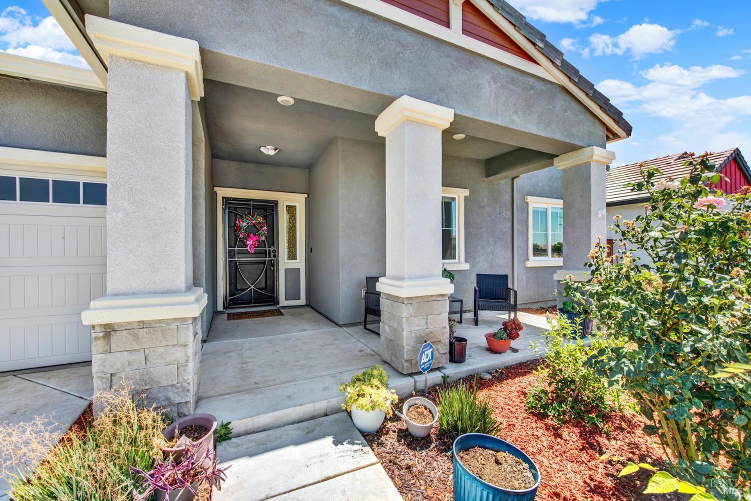 Detail Gallery Image 12 of 62 For 635 Songbird Way, Dixon,  CA 95620 - 4 Beds | 2 Baths
