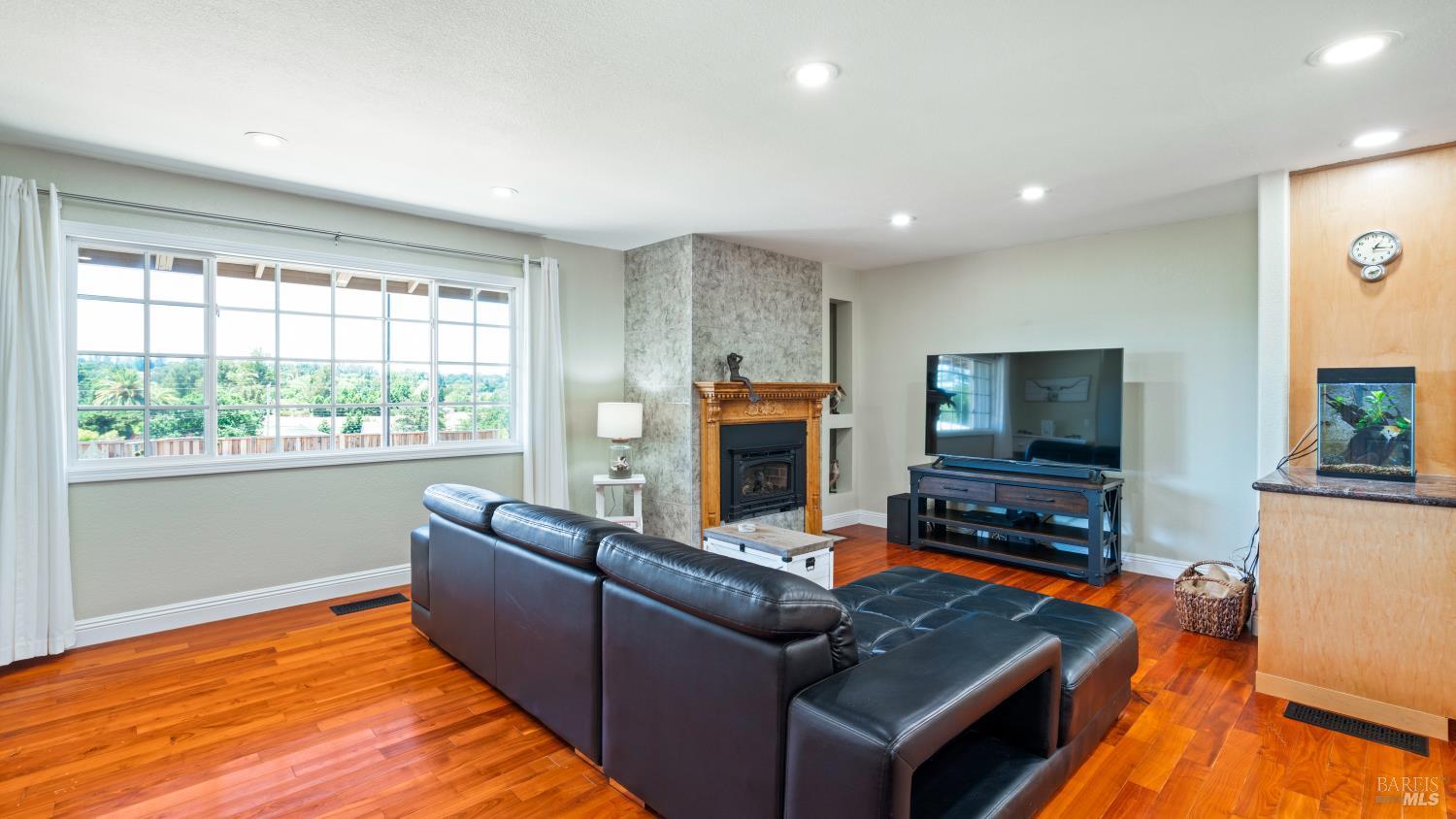 Detail Gallery Image 18 of 53 For 4175 Woodworth Rd, Sebastopol,  CA 95472 - 3 Beds | 2 Baths