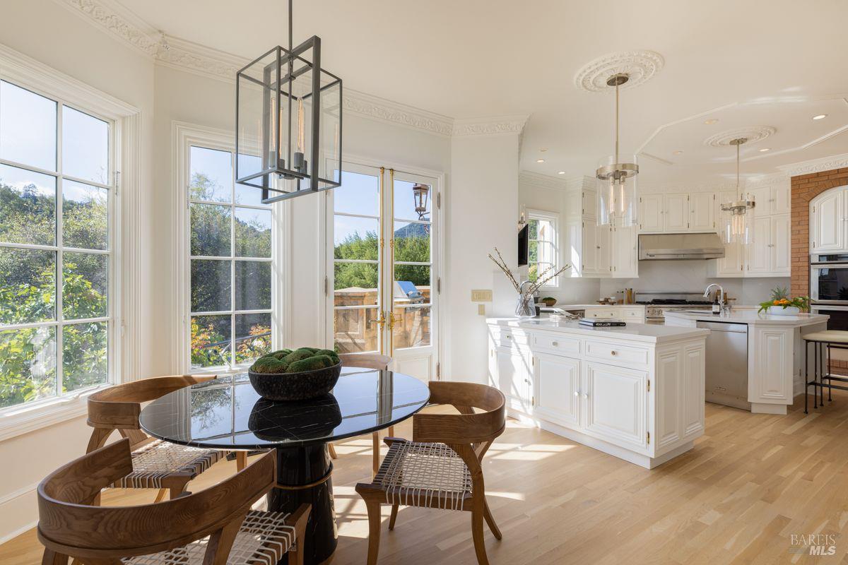 Detail Gallery Image 8 of 59 For 27 Upper Rd, Ross,  CA 94957 - 8 Beds | 8/1 Baths