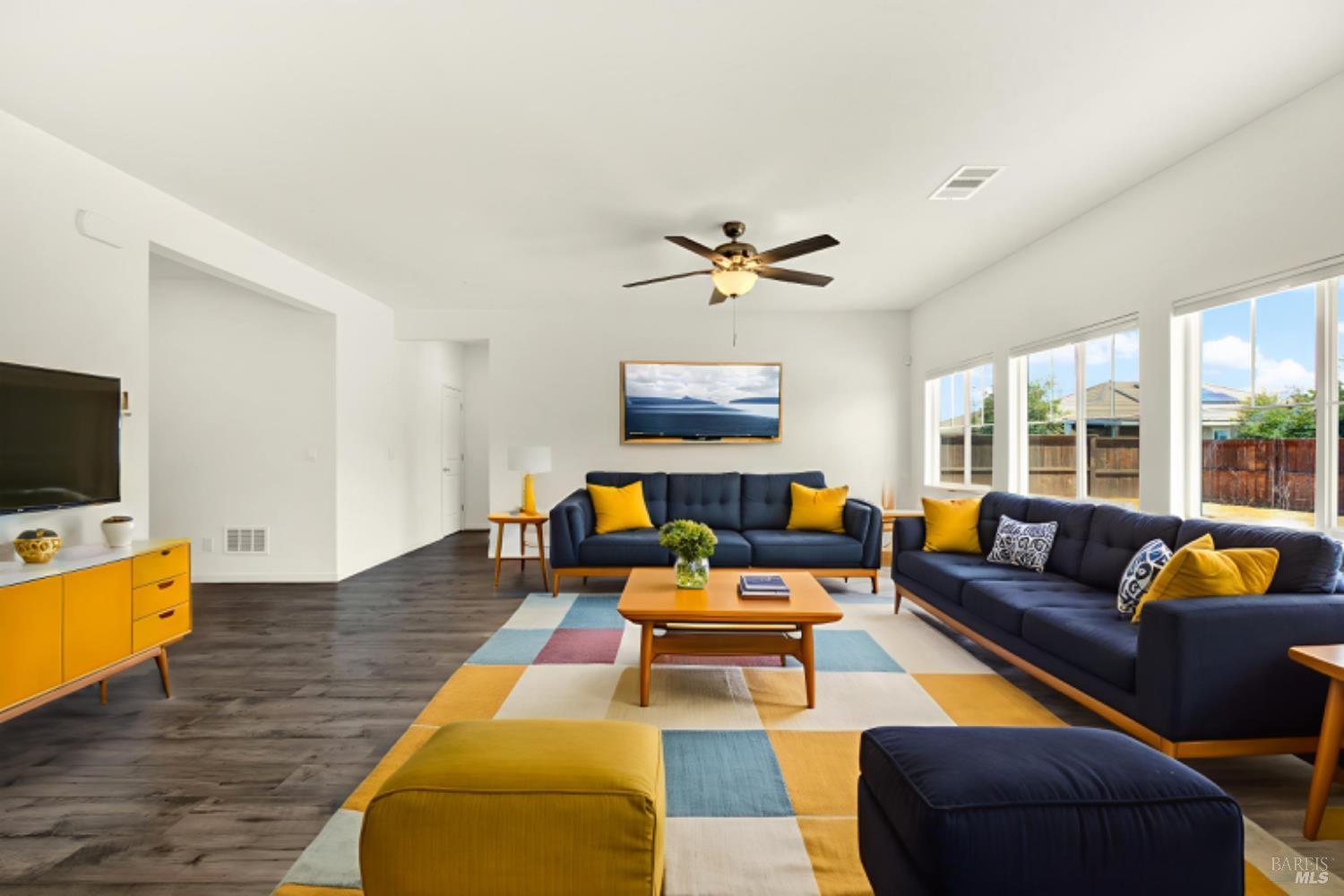 Detail Gallery Image 17 of 62 For 635 Songbird Way, Dixon,  CA 95620 - 4 Beds | 2 Baths