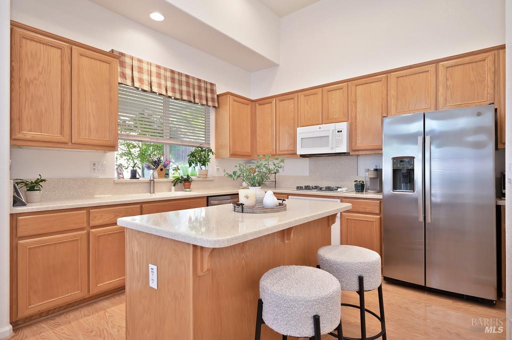 Detail Gallery Image 12 of 40 For 2432 Skyview Cir, Fairfield,  CA 94534 - 4 Beds | 2/1 Baths