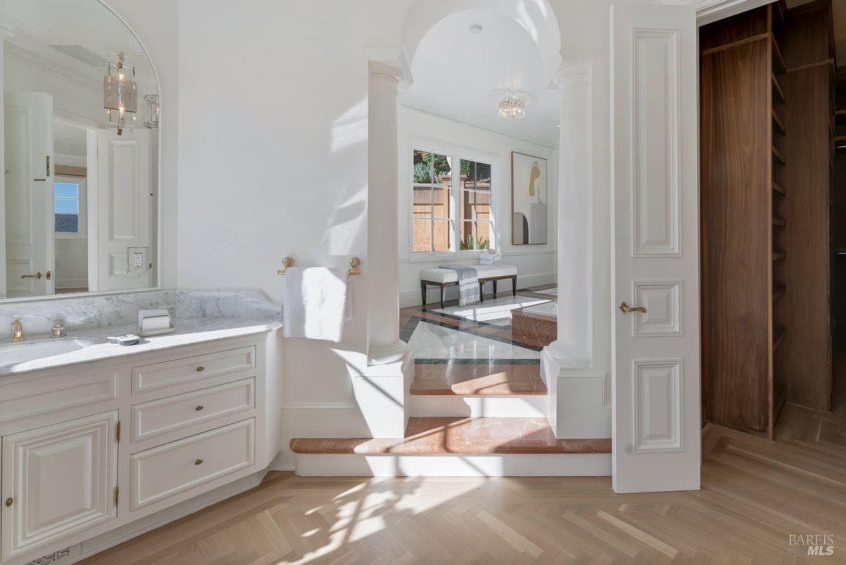 Detail Gallery Image 23 of 59 For 27 Upper Rd, Ross,  CA 94957 - 8 Beds | 8/1 Baths