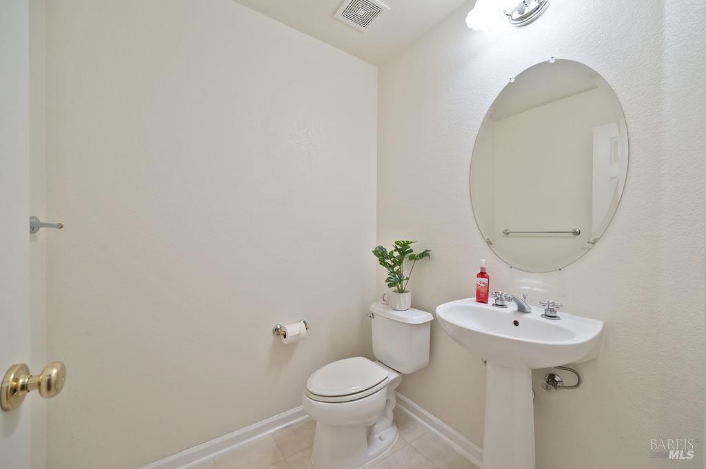 Detail Gallery Image 7 of 40 For 2432 Skyview Cir, Fairfield,  CA 94534 - 4 Beds | 2/1 Baths
