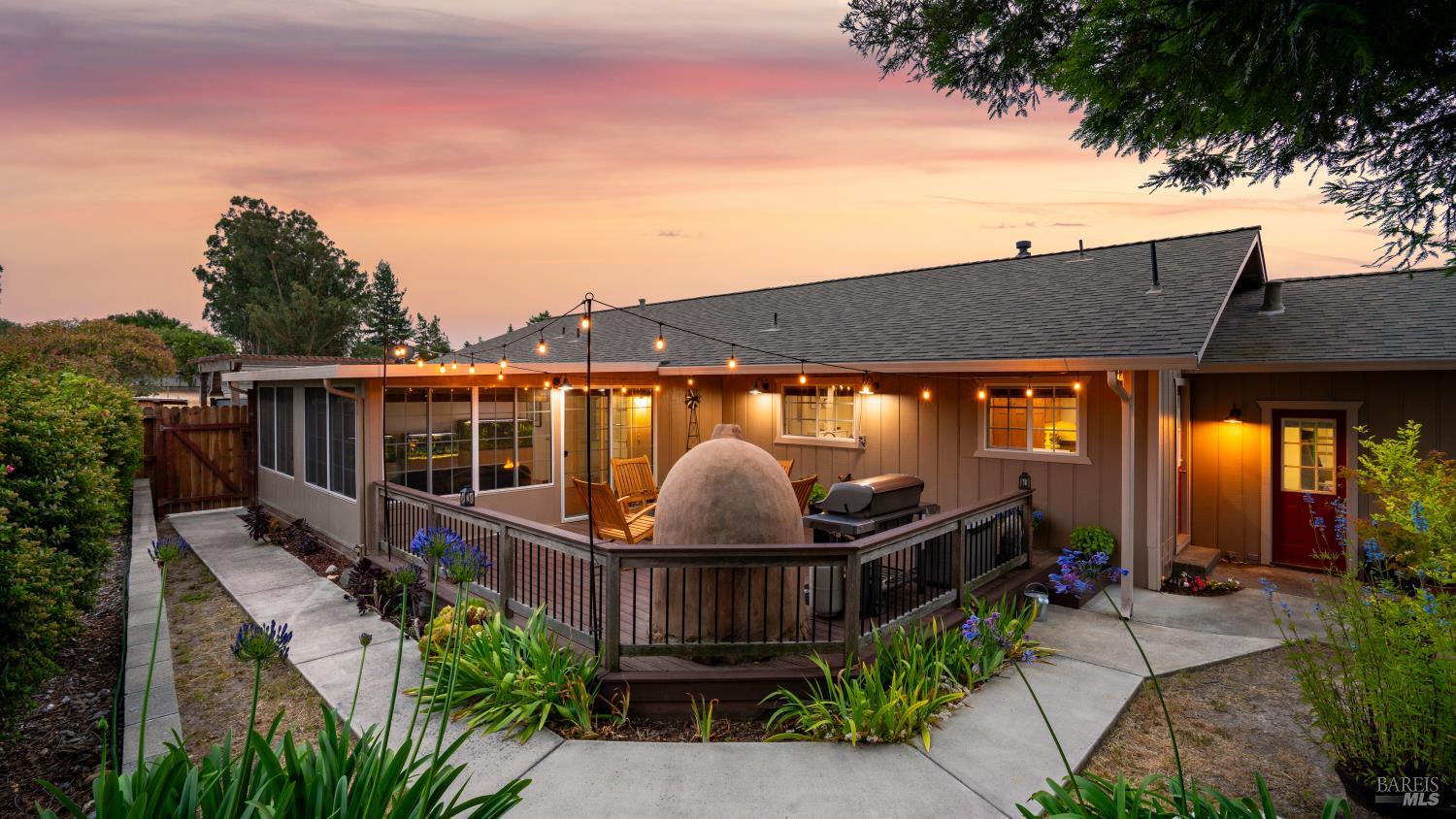 Detail Gallery Image 11 of 53 For 4175 Woodworth Rd, Sebastopol,  CA 95472 - 3 Beds | 2 Baths