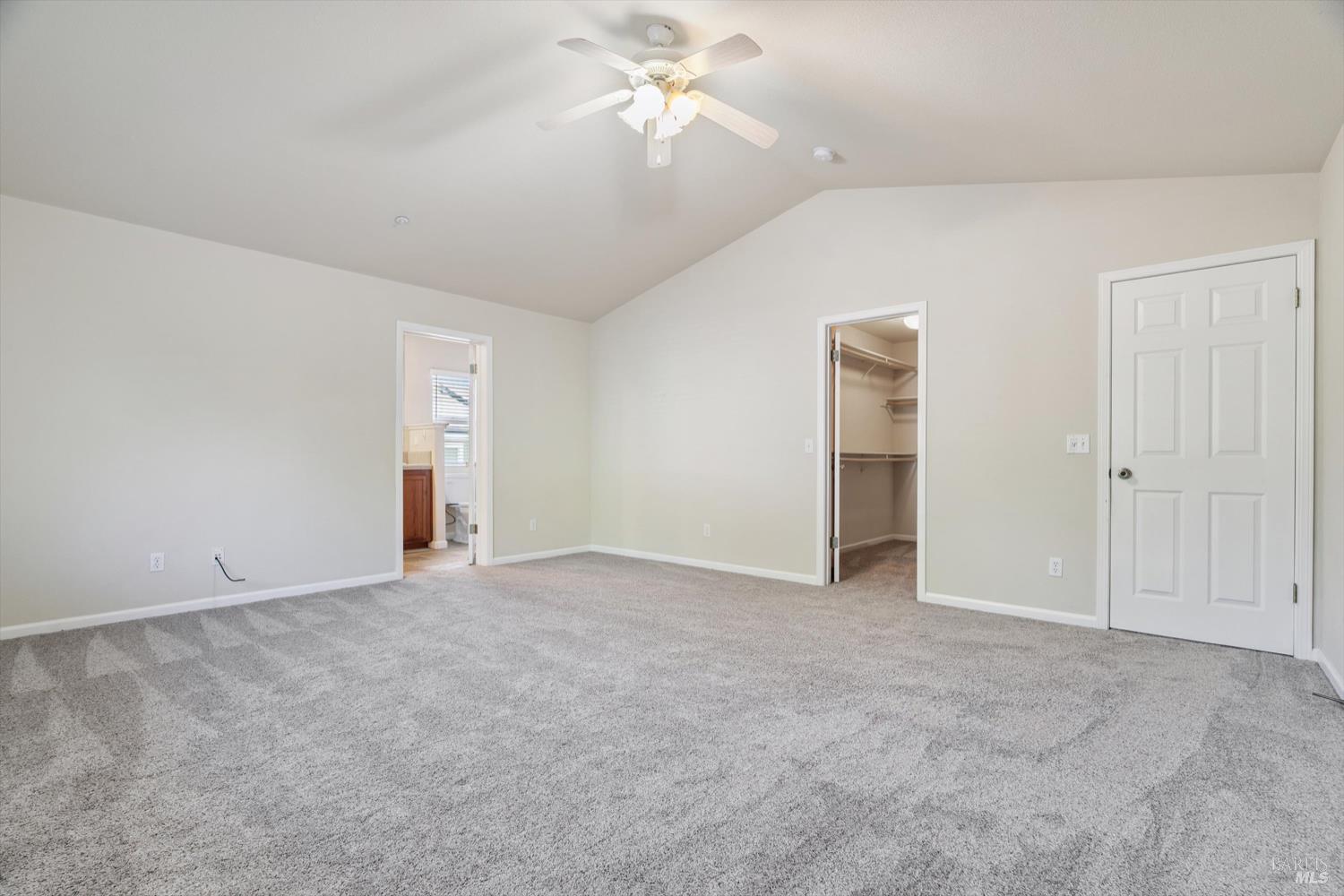 Detail Gallery Image 9 of 13 For 304 Ranch House Dr, Cloverdale,  CA 95425 - 5 Beds | 3 Baths