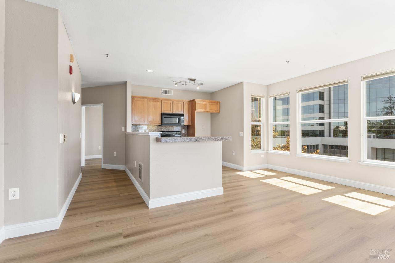 Detail Gallery Image 23 of 29 For 655 12th St #311,  Oakland,  CA 94607 - 2 Beds | 2 Baths