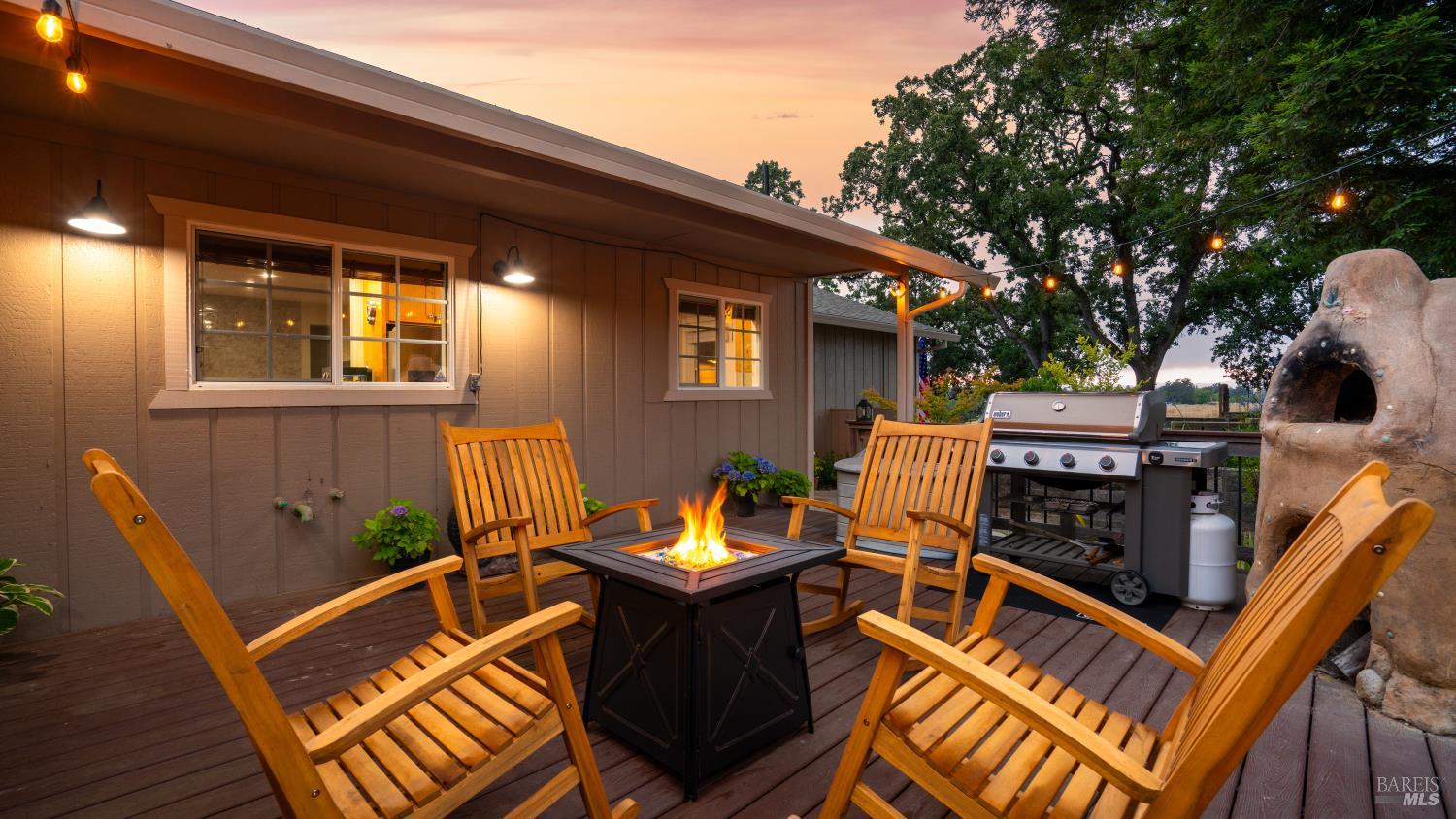 Detail Gallery Image 13 of 53 For 4175 Woodworth Rd, Sebastopol,  CA 95472 - 3 Beds | 2 Baths